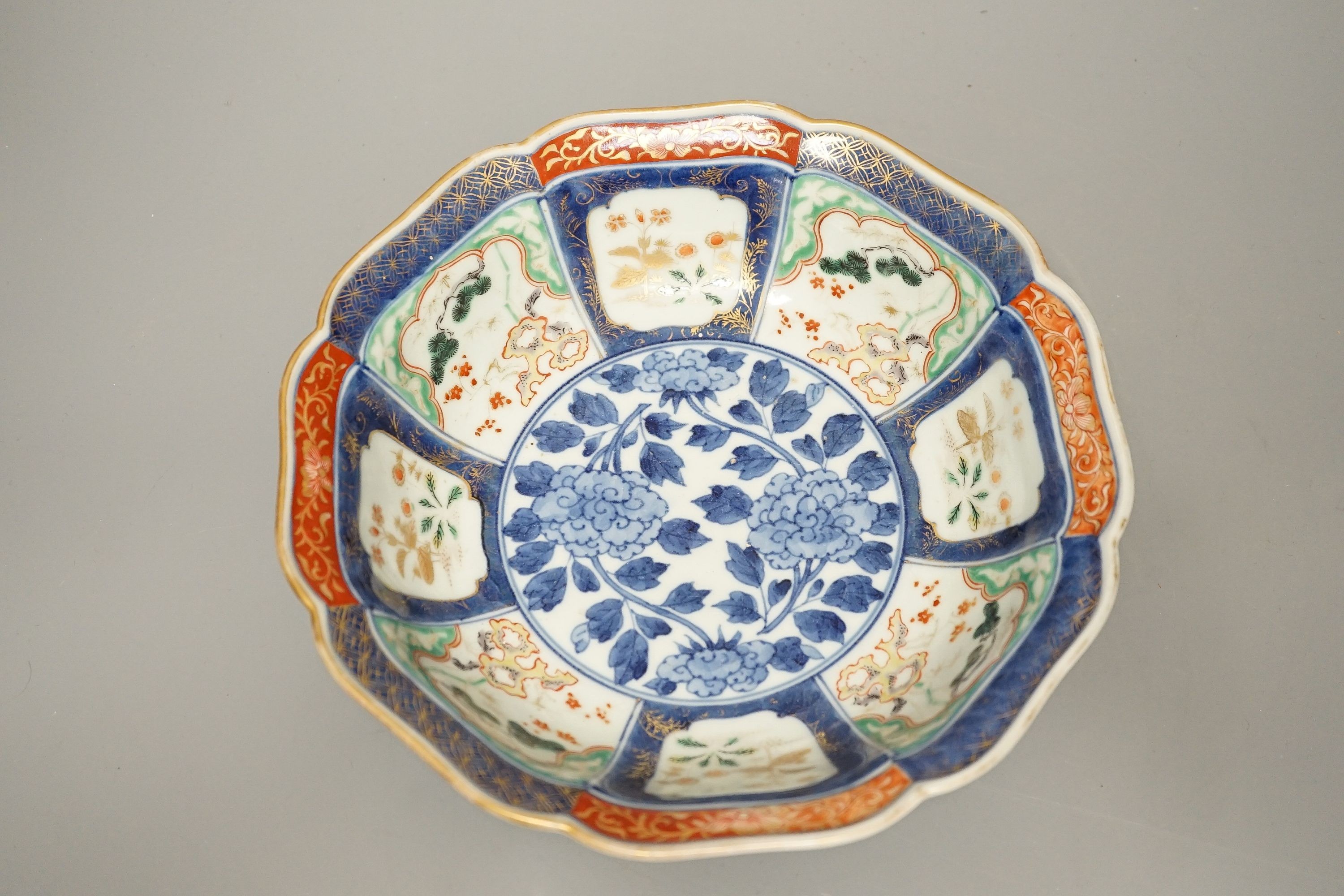 A Japanese Imari bowl, with apocryphal Chenghua mark diameter 23cm